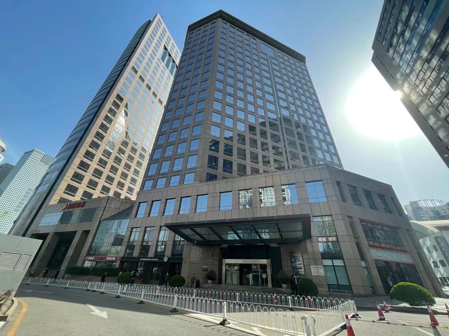 朝阳区 京汇大厦 194平 精装修送家具 随时看房
