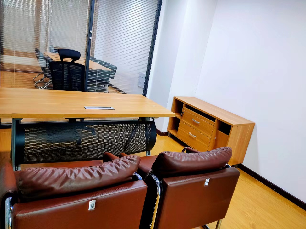 朝阳区 伊莎文心广场 119平 遗留装修带家具 随时看房