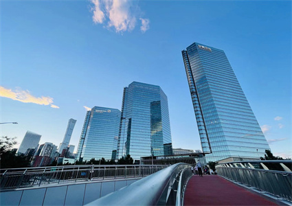 华贸中心 2296.98㎡ 朝整层四面朝向 遗留装修 随时可租